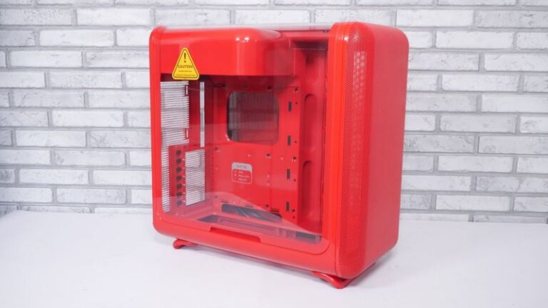 Like Retrofuturism? Try The HYTE X50 src 10mmlsk featured